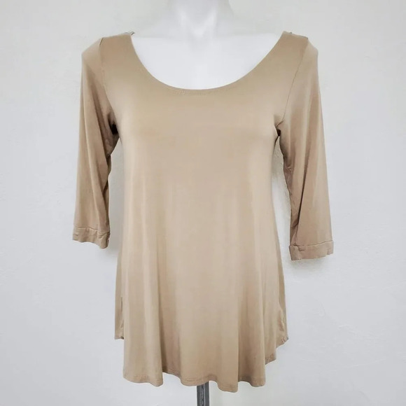 CHRIS & CAROL | Neutral Scoop Neck Round Hem Small - Picture 1 of 6